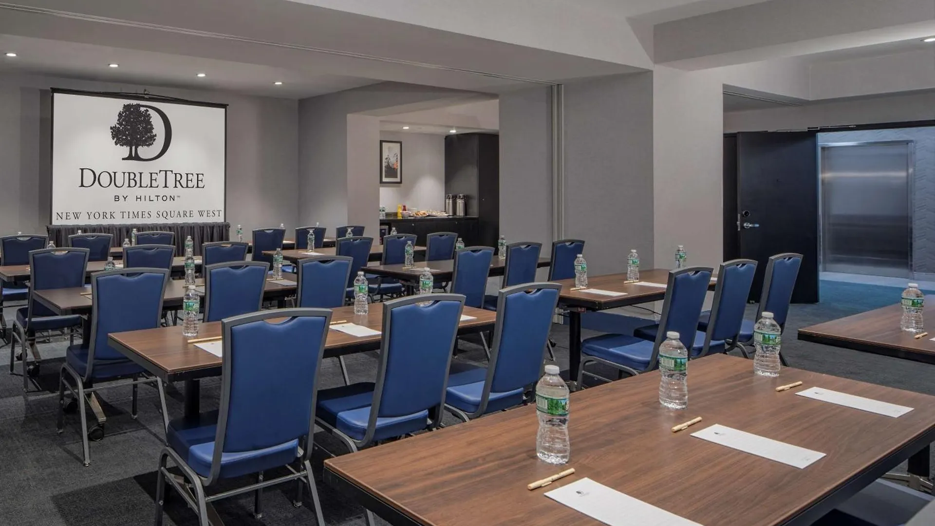 Doubletree By Hilton New York Times Square West 4*,  United States