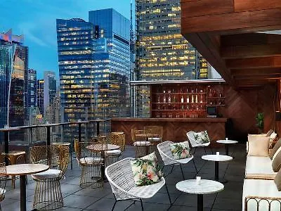 Doubletree By Hilton New York Times Square West 4*,