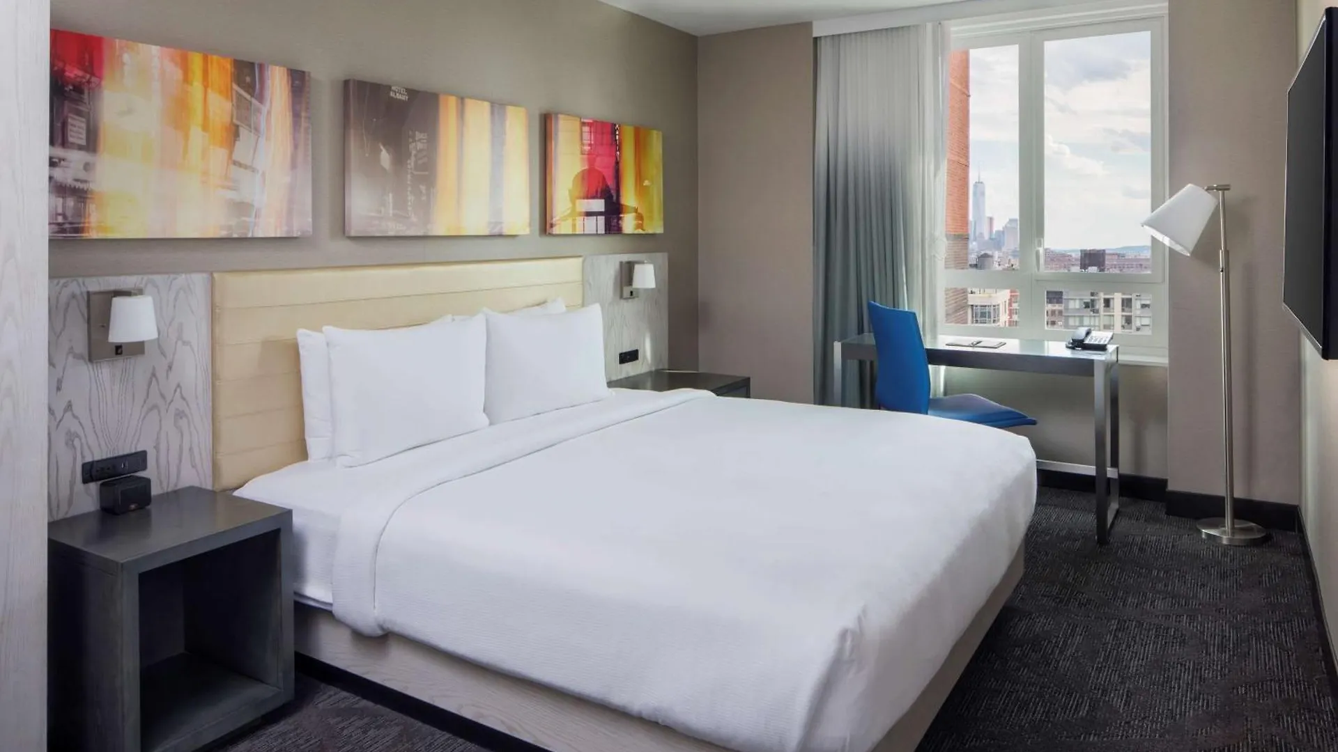 Doubletree By Hilton New York Times Square West Hotel
