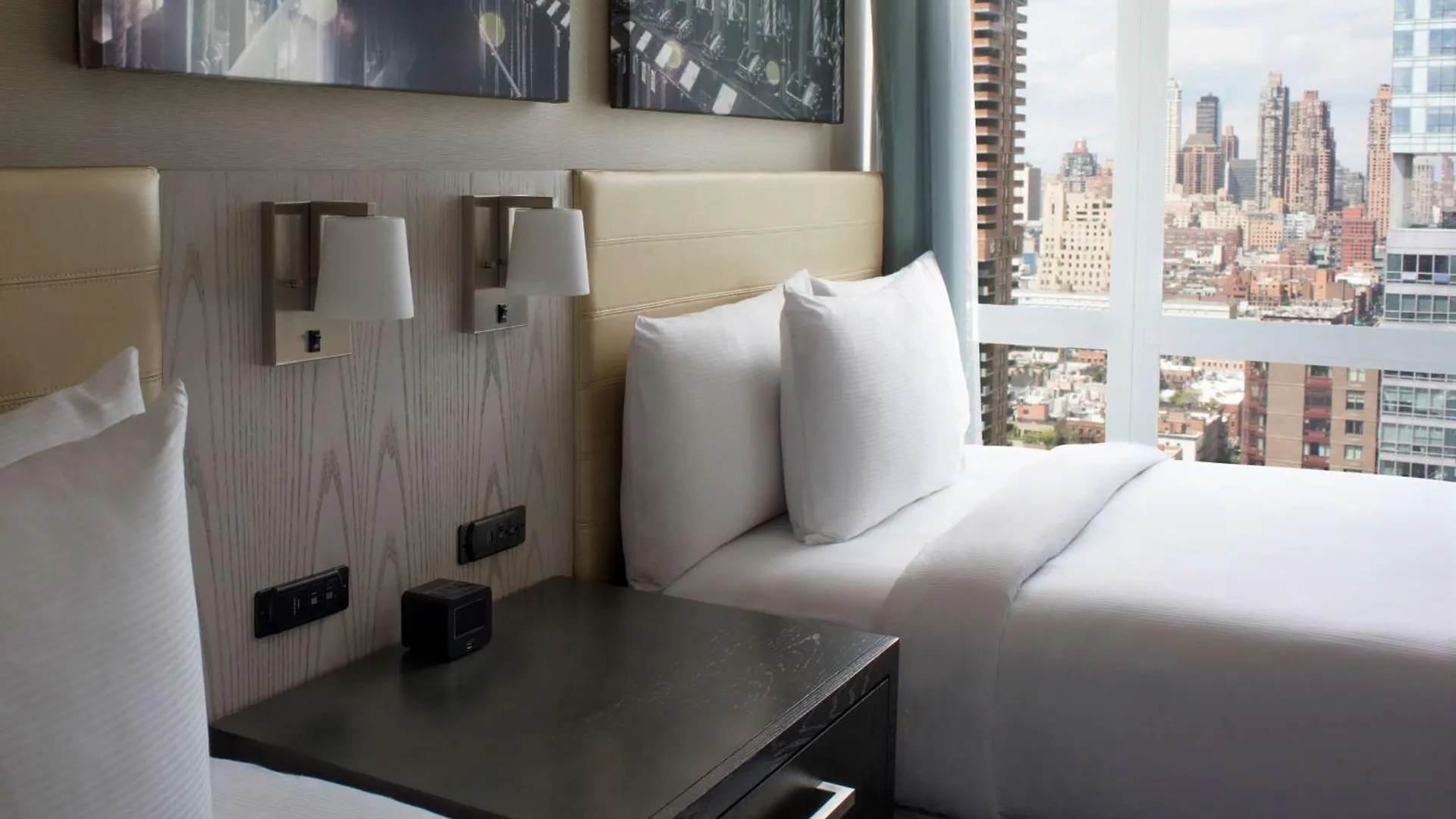 Doubletree By Hilton New York Times Square West Hotel